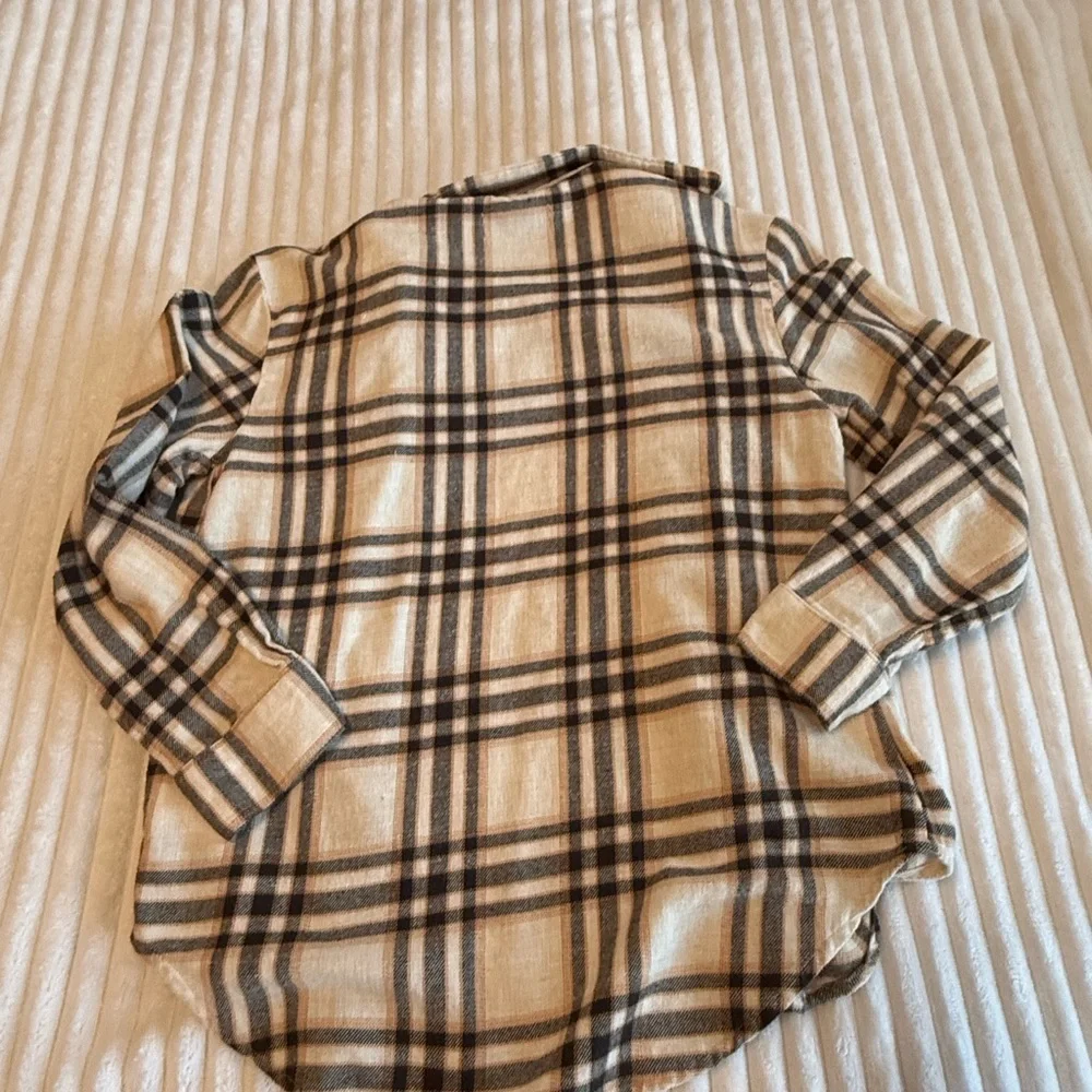 Old Navy Tan and Black Plaid Flannel Shirt